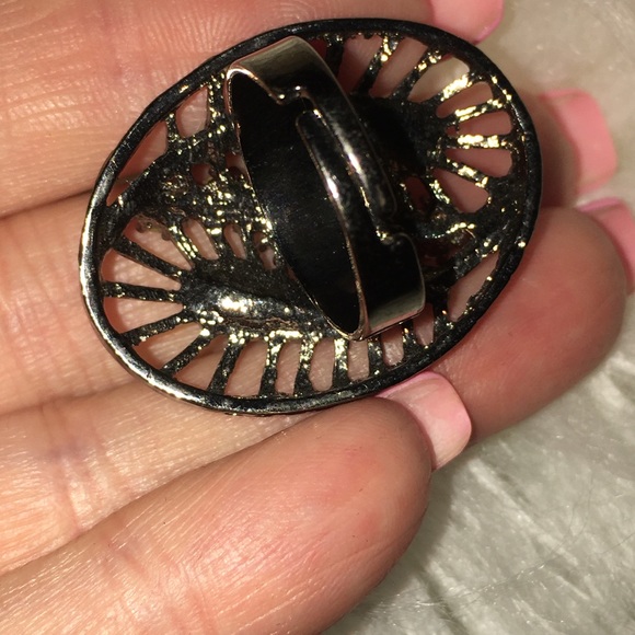 Rhinestone and dark Silver Ring - Picture 3 of 4